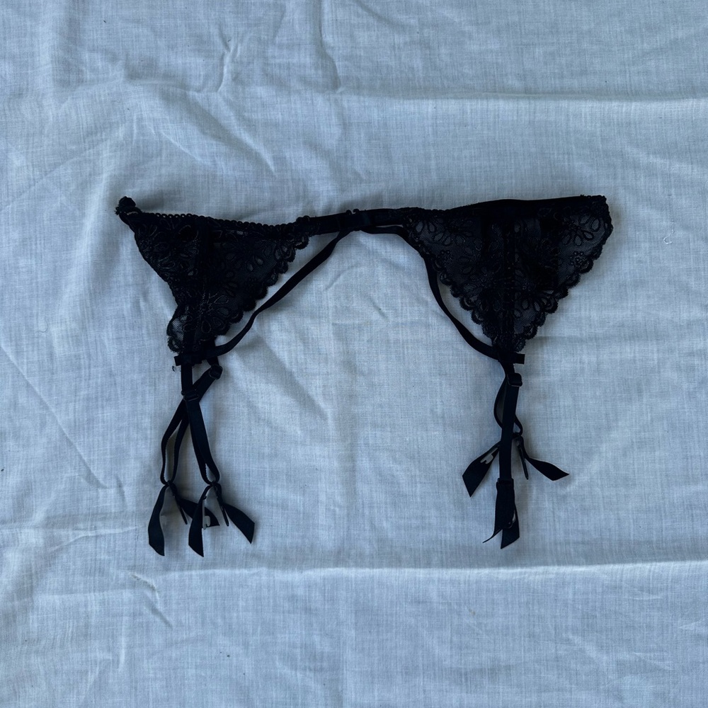 VS Vintage Black Lace Garter Belt